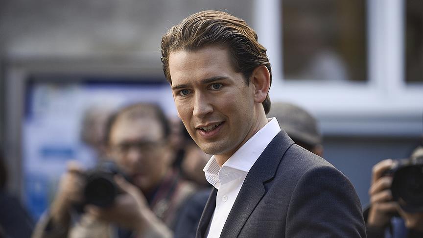 Avusturya'da İslam karşıtı Başbakan Kurz'un yolsuzluk soruşturması sonucu istifası tartışılıyor