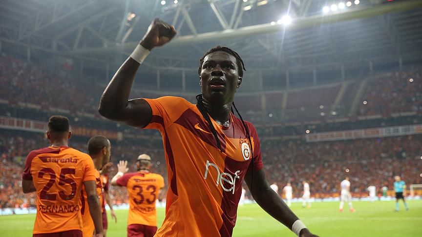 Galatasaray'da gözler Gomis'te, Fenerbahçe'nin golcü adayı çok