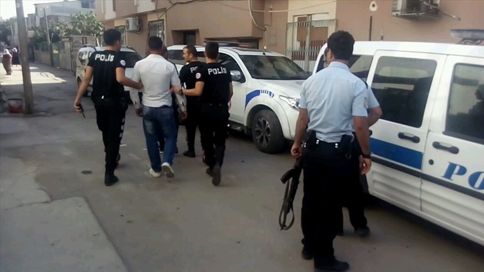 Adana'da polis şüpheli kovalamacası
