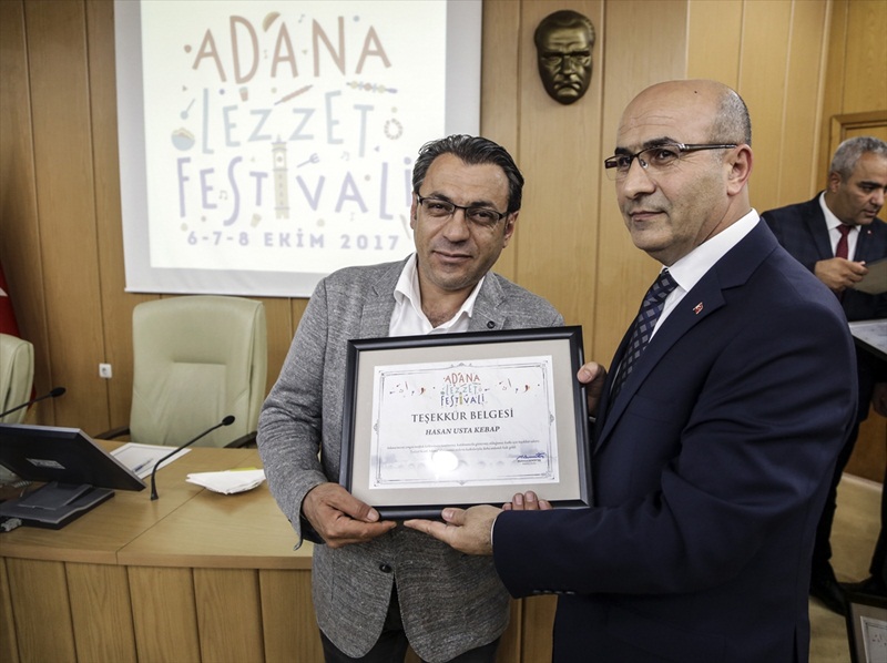 Adana Lezzet Festivali’ne katılan firmalara sertifika verildi
