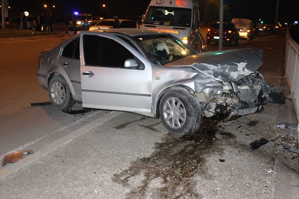 Kaza yapan sürücüler kavga etti: 1 yaralı