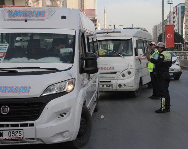 Adana'da toplu taşıma araçlarına denetim