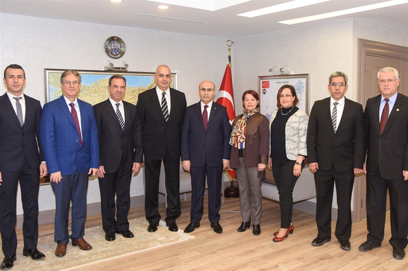 Çukurova Balkan Türkleri Kültür ve Dayanışma Derneği Yönetimi, Vali Demirtaş'ı Ziyaret Etti