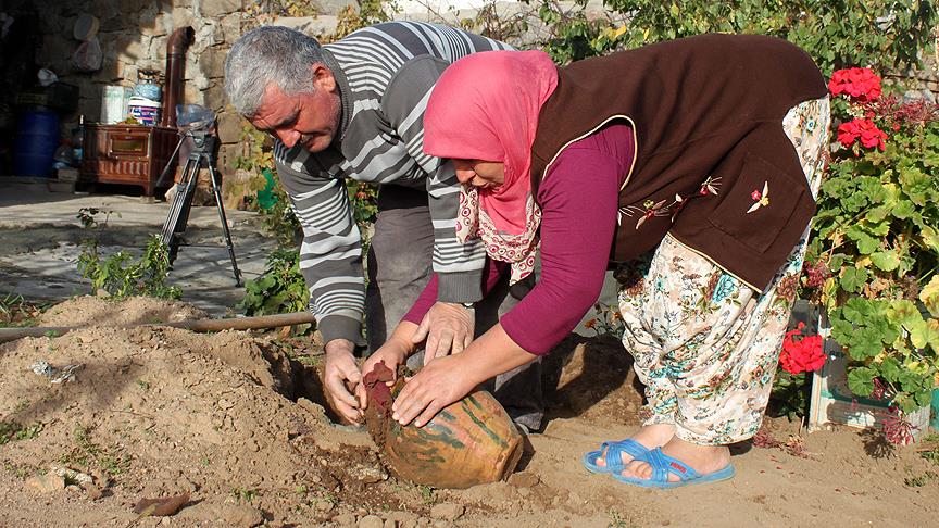 Aylarca toprakta altında saklanıyor 'yok' satıyor