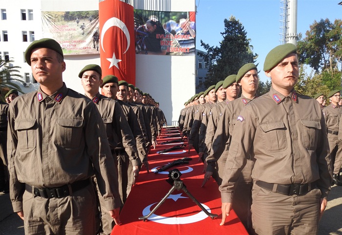 Adana’da 369’uncu Kısa Dönem Temel Eğitimini Tamamlayan 160 Er Yemin Etti