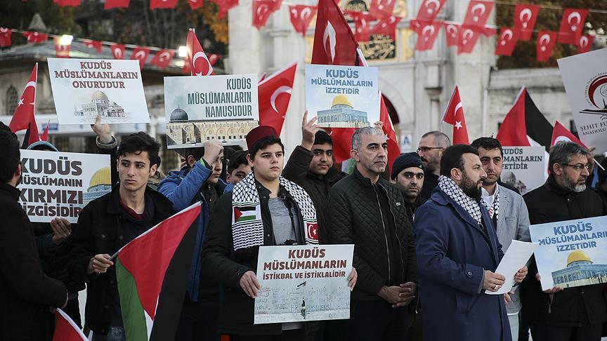 ABD'nin Kudüs kararı Eyüp Sultan Camisi'nde protesto edildi