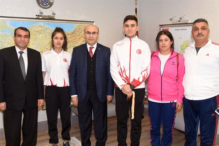 Şampiyon Sporcular Vali Demirtaş’ı Ziyaret Etti