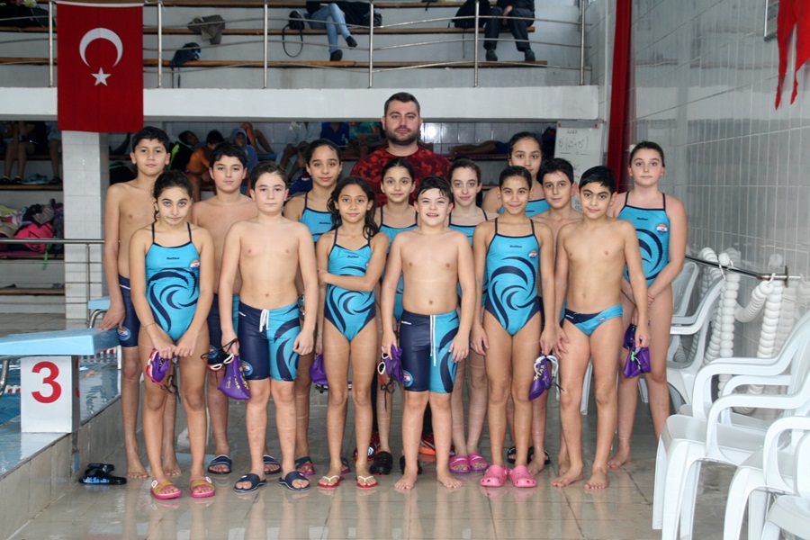 Adana’da Kısa Kulvar Genç ve Açık Yaş yüzme yarışları tamamlandı