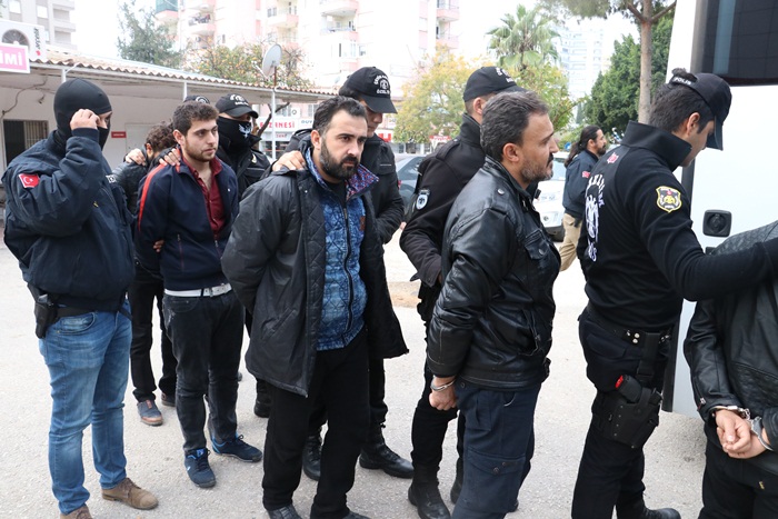 Adana’da DEAŞ operasyonu: 13 kişi adliyeye sevk edildi