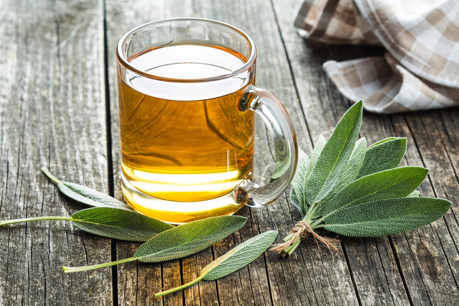 Boğaz tahrişine karşı limonlu su, karanfil ve ekinezya çayı