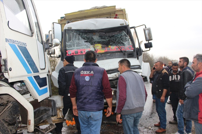 Adana'da trafik kazası: 2 yaralı