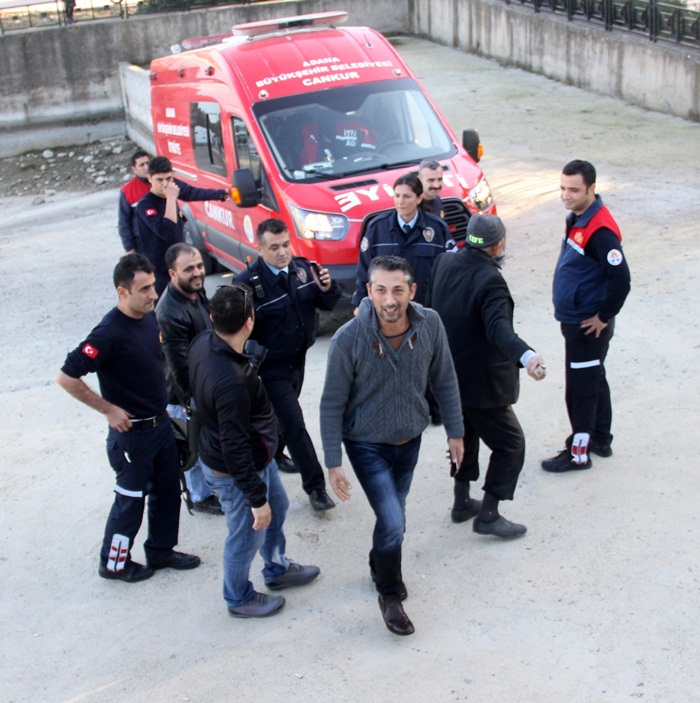 Öz çekim yapmak isterken boğuluyordu 