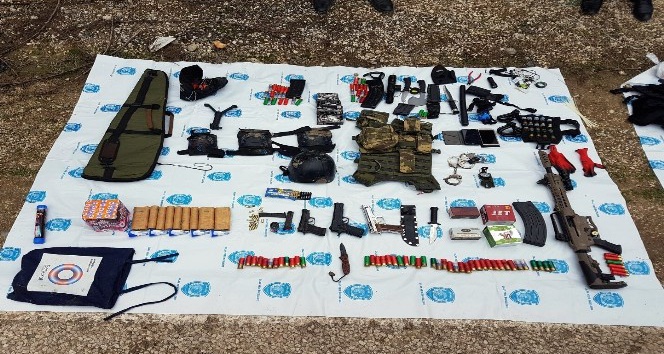 Taksici katilinin çantasından 36 parça silah ve mühimmat çıktı