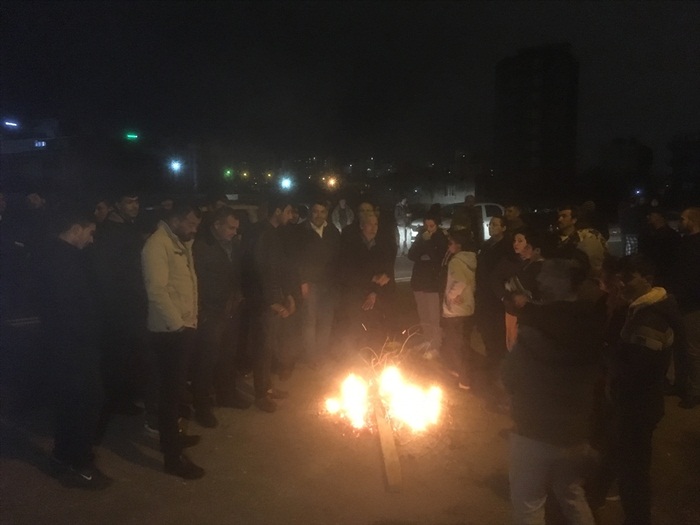 Adana'da elektrik kesintisi protestosu