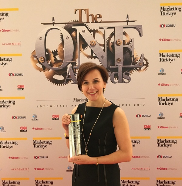 The ONE Awards ödülünü Teknosa aldı