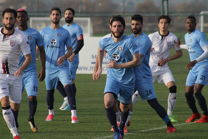 Adana Demirspor hazırlık karşılaşmasında Bandırmaspor ile karşı karşıya geldi.