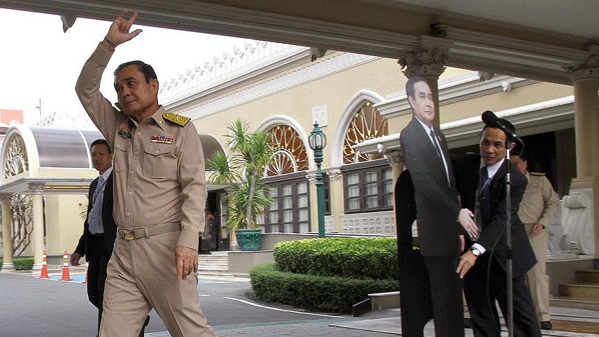 Prayut'tan sorulardan kaçmak için ilginç yöntem