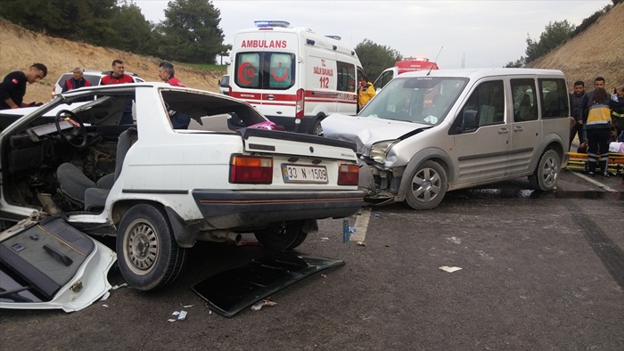 Adana'da trafik kazası: 1 ölü, 3 yaralı 