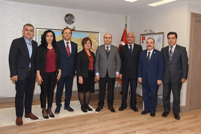 Kadirli Eğitim Ve Kültür Vakfından Vali Demirtaş’a Ziyaret