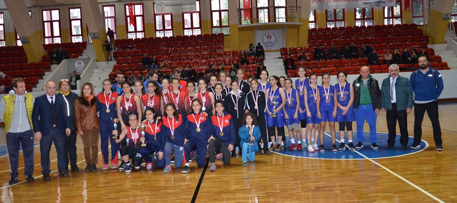 Adana’da Okullar arası Yıldız Kızlar Basketbol Müsabakaları Tamamlandı