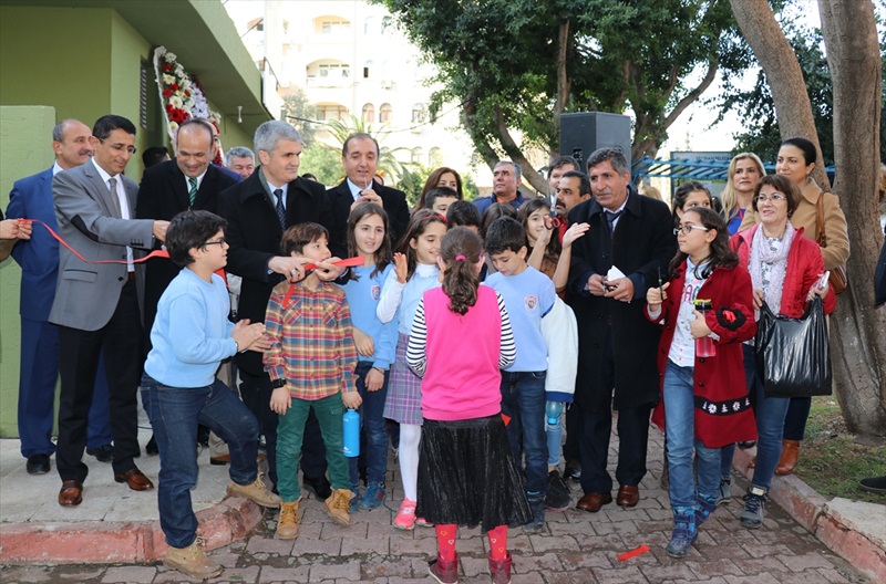 Adana'da sokak kedileri sıcak yuvaya kavuştu 