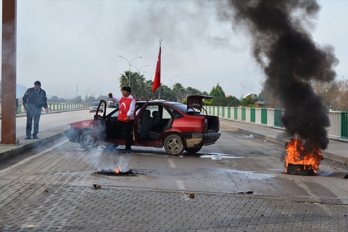 Ceyhan'da yolu kapatan kişi gözaltına alındı