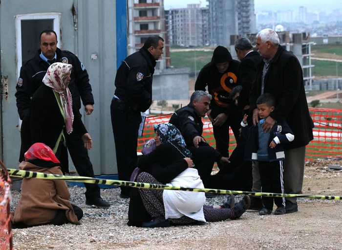 Bekçi babalarının öldüğünü öğrenince sinir krizi geçirdiler 