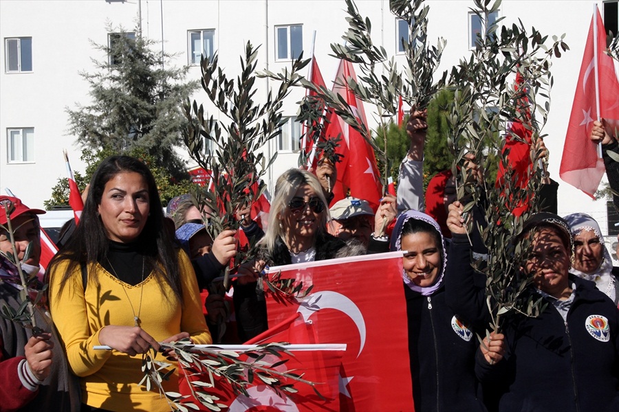 Adana'da kadınlardan gönüllü askerlik başvurusu