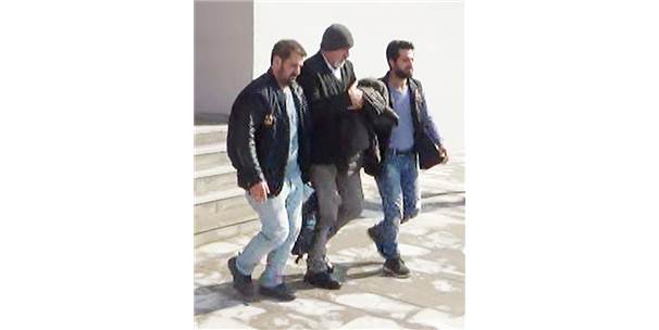Yaşar Ulutaş, Adana'da gözaltına alındı.
