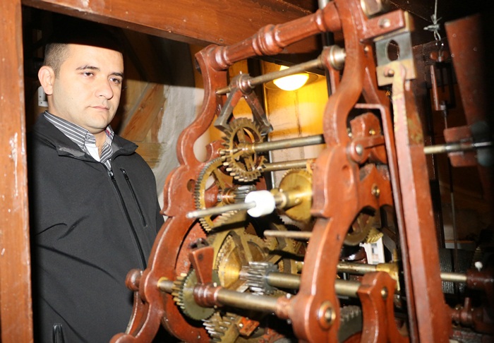 Bu saat 92 yıldır her hafta kuruluyor