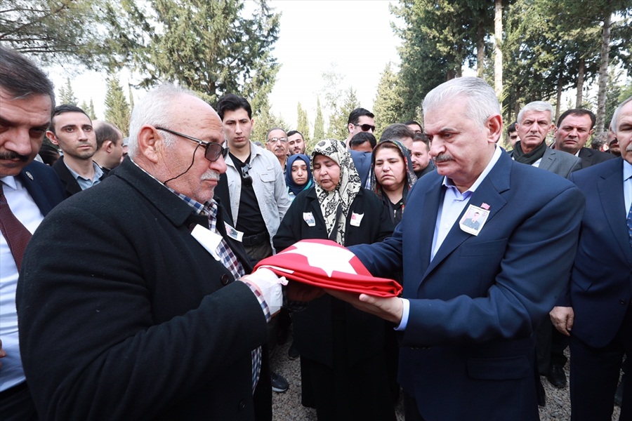 Başbakan Yıldırım şehit cenazesine katıldı