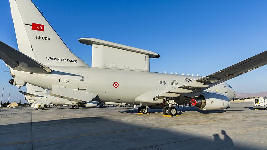 Orgeneral Akar, Zeytin Dalı Harekatı'nı havadan denetledi