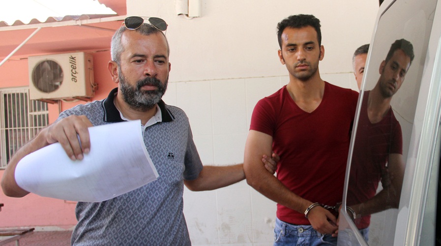 Polis 3 akrabasını 70 bin lira için öldürdü..