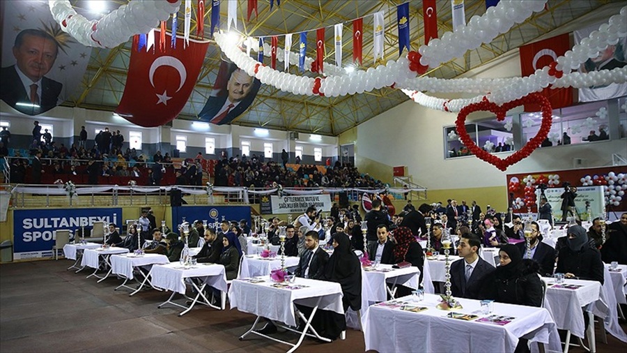 Filistinli 100 çift İstanbul'da dünyaevine girdi