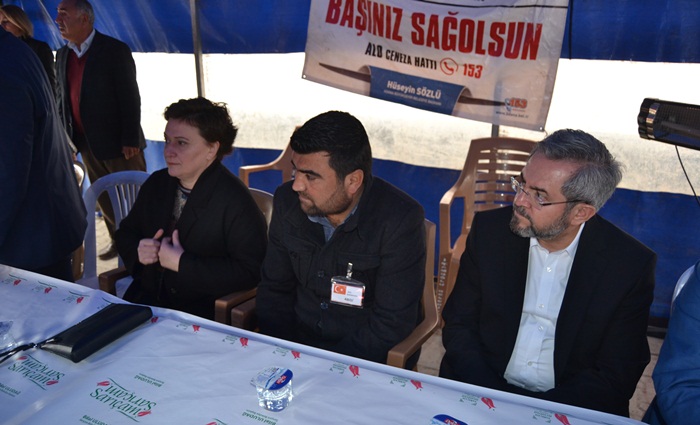 Vekillerden şehit evine taziye ziyareti 