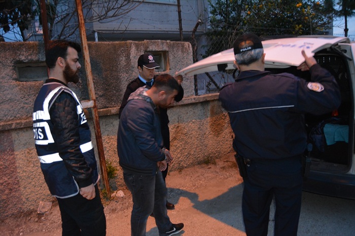 Belgeselde uyuşturucuya özendirildiği iddiası