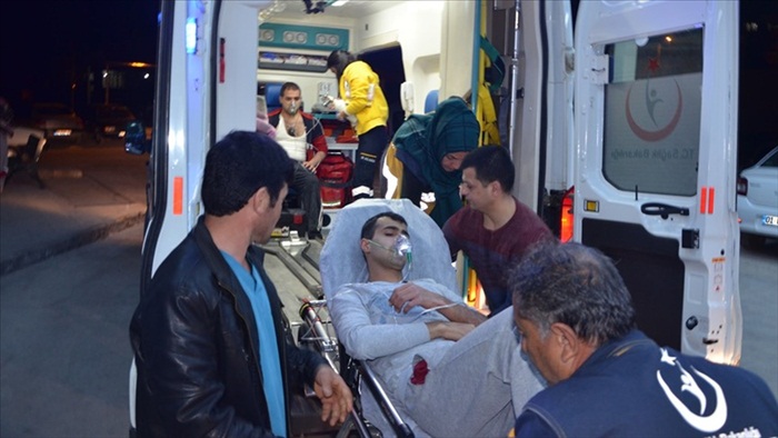 Kozan İlçe Jandarma Komutanlığında yangın: 8 asker dumandan etkilendi