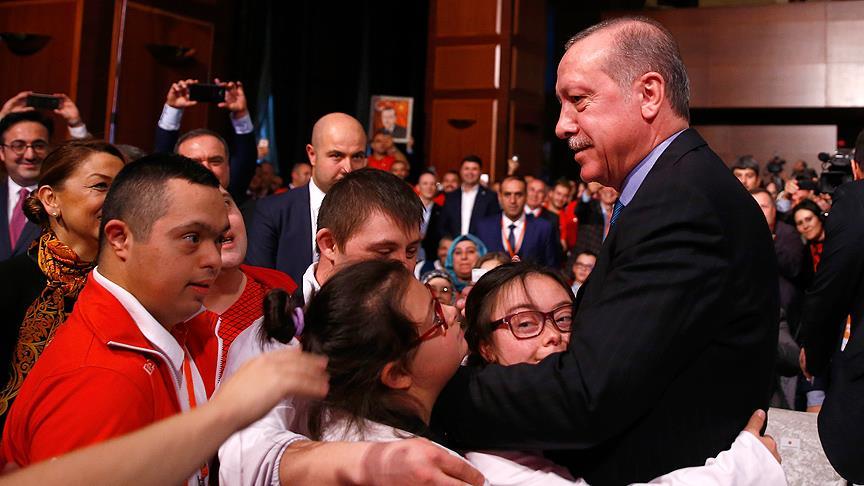 Erdoğan ve Bak'a 'özel' davet