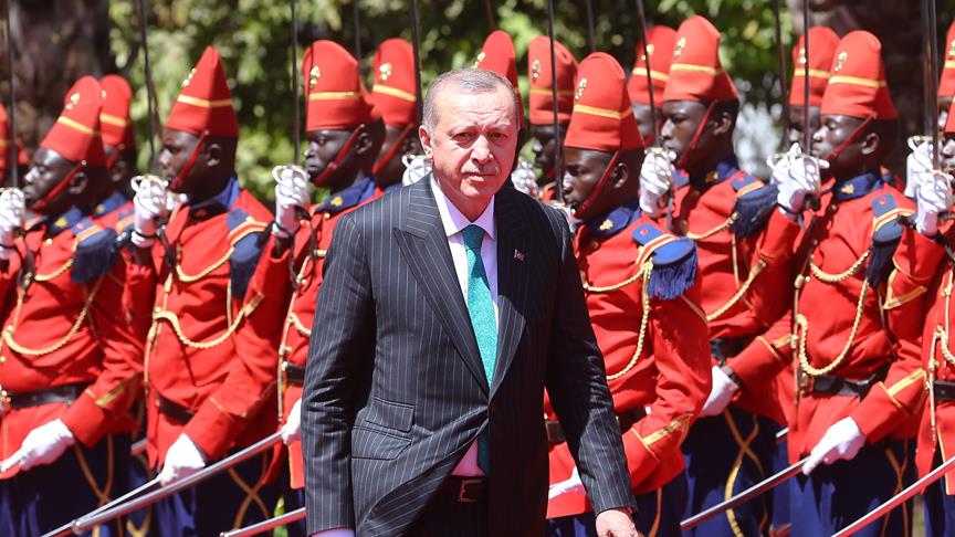 Erdoğan Senegal'de resmi törenle karşılandı