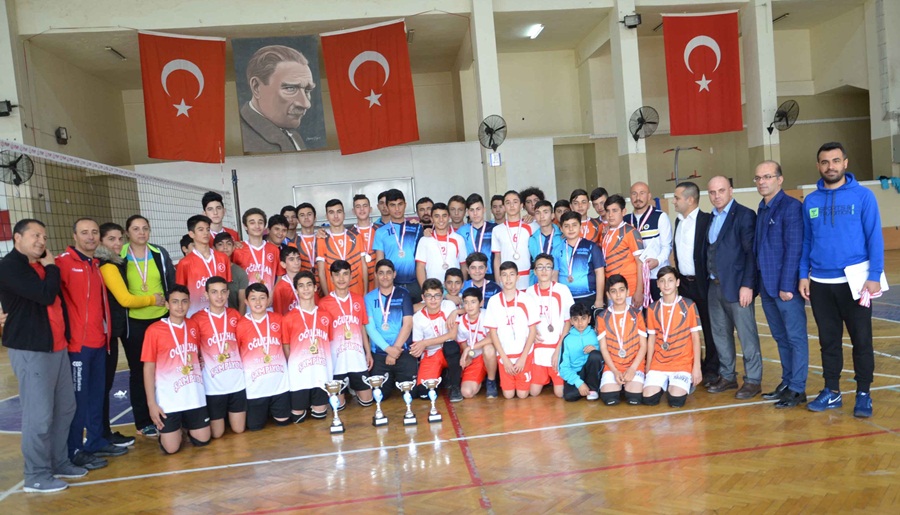 Adana’da Okullar arası Yıldız Erkekler Voleybol İl Birinciliği Tamamlandı