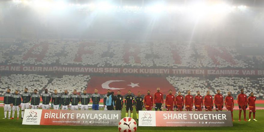 Futbol maçlarında saygı duruşunda bulunulacak