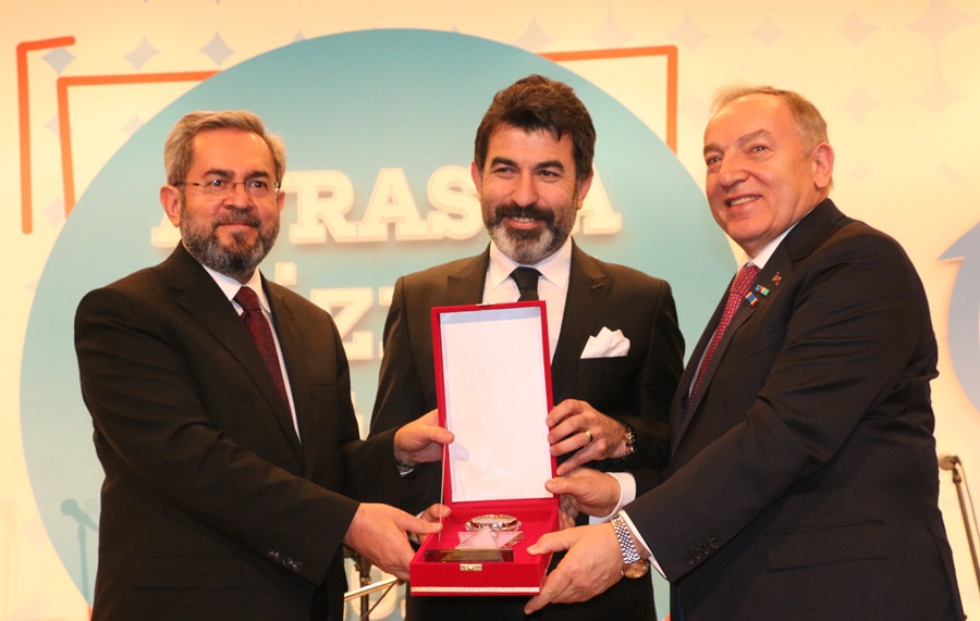 Prof. Dr. Ünüvar’a “Türk Dünyasına Hizmet” ödülü