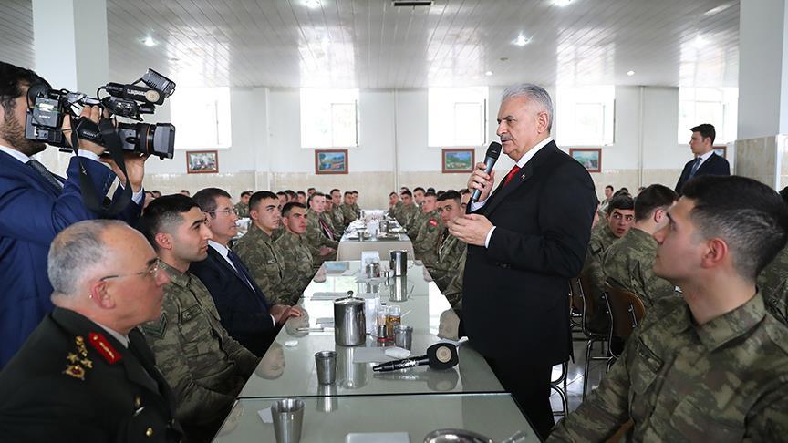 'Tarihten gelen sorumluluğumuzun bilincinde olarak Afrin'deyiz..'