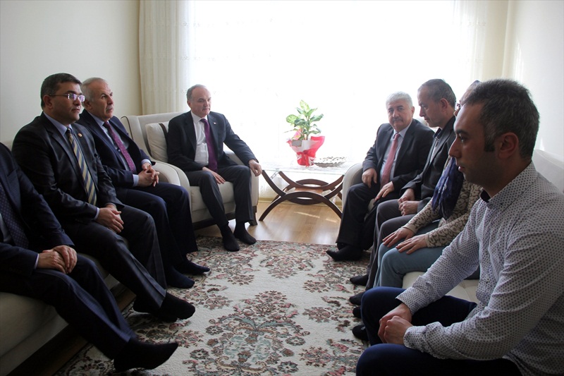 Bakan Özlü, Hatay'da Şehit Pamukçu'nun ailesine taziye ziyareti..