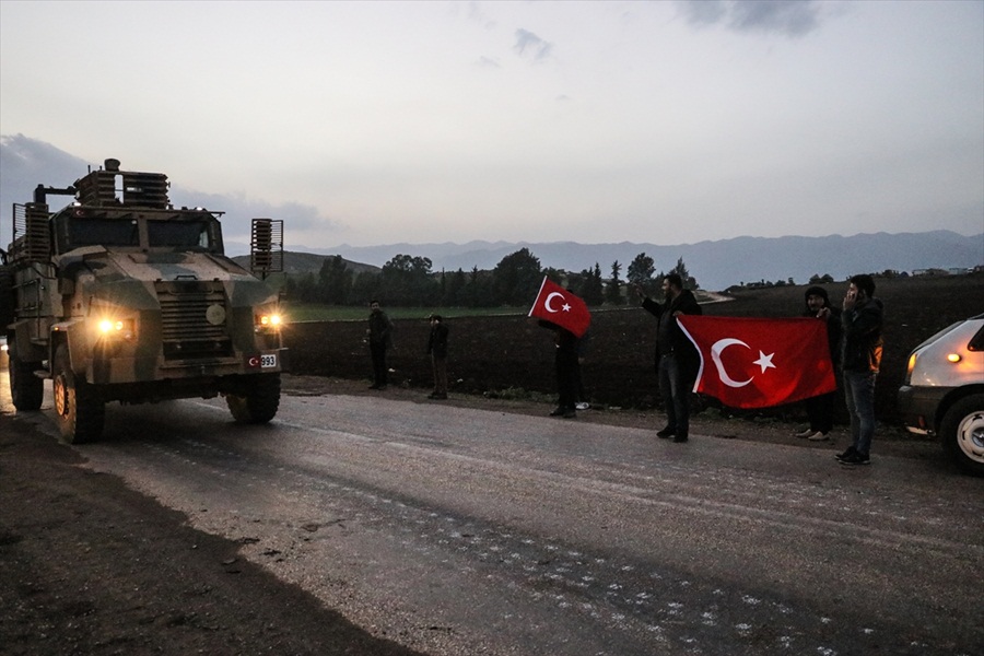 Hatay'a gelen komandolar sınır birliklerine sevk edildi