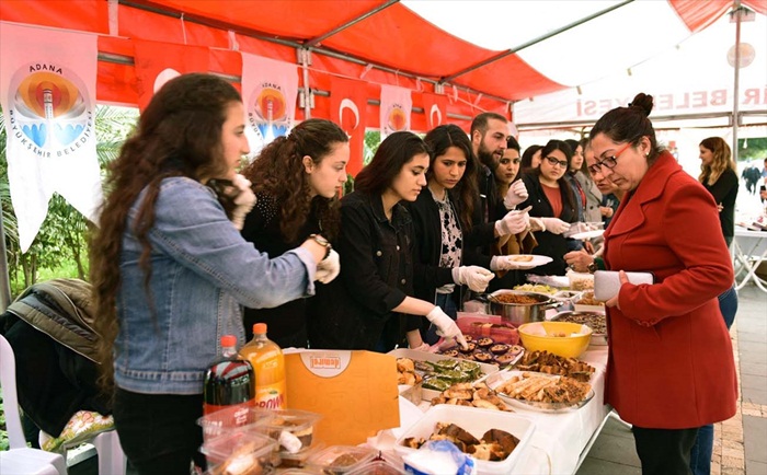 Öğrencilerden Mehmetçik Vakfı'na destek