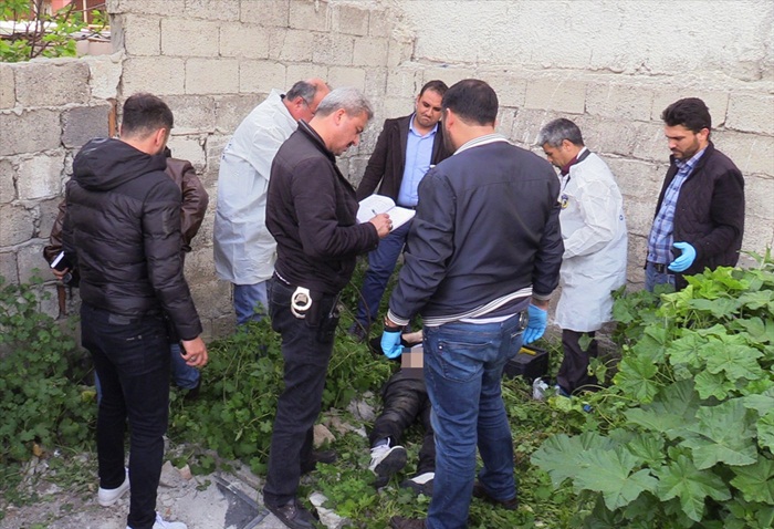 Adana'da arsada erkek cesedi bulundu