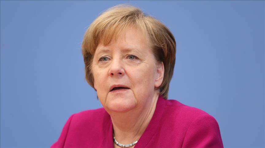 Merkel koronavirüs nedeniyle kendisini karantinaya aldı