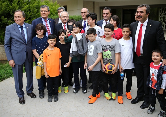 CHP Genel Başkanı Kılıçdaroğlu'ndan şehit ailesine taziye ziyareti