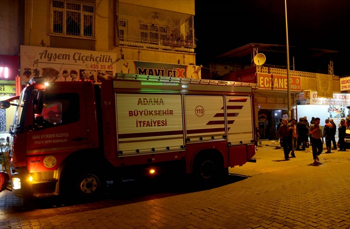 Adana'da eczane deposu kundaklandı